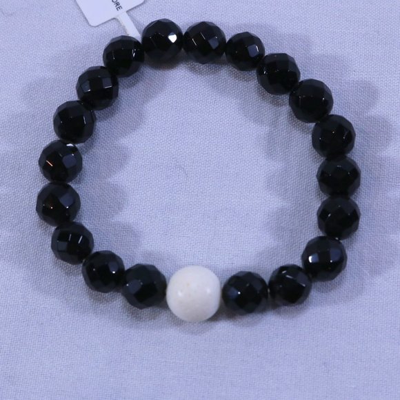 Onyx and White Jade Bracelet - Picture 1 of 5